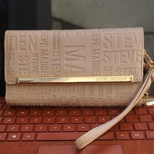 Steve Madden Embossed Full-length Wallet •Blush Pink $25